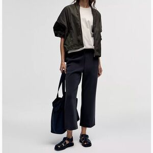 Lululemon Softstreme High-Rise Straight-Leg Crop 24”